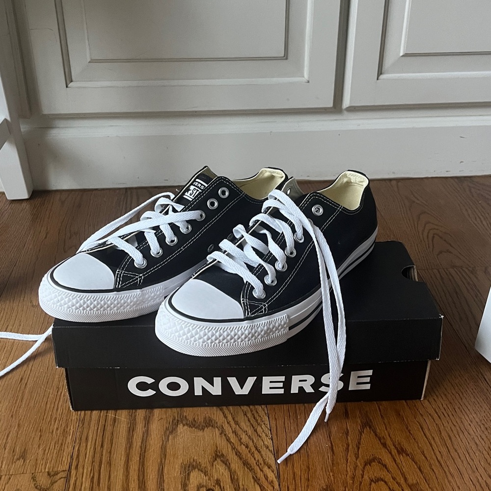 BRAND NEW Low Top Black Converse